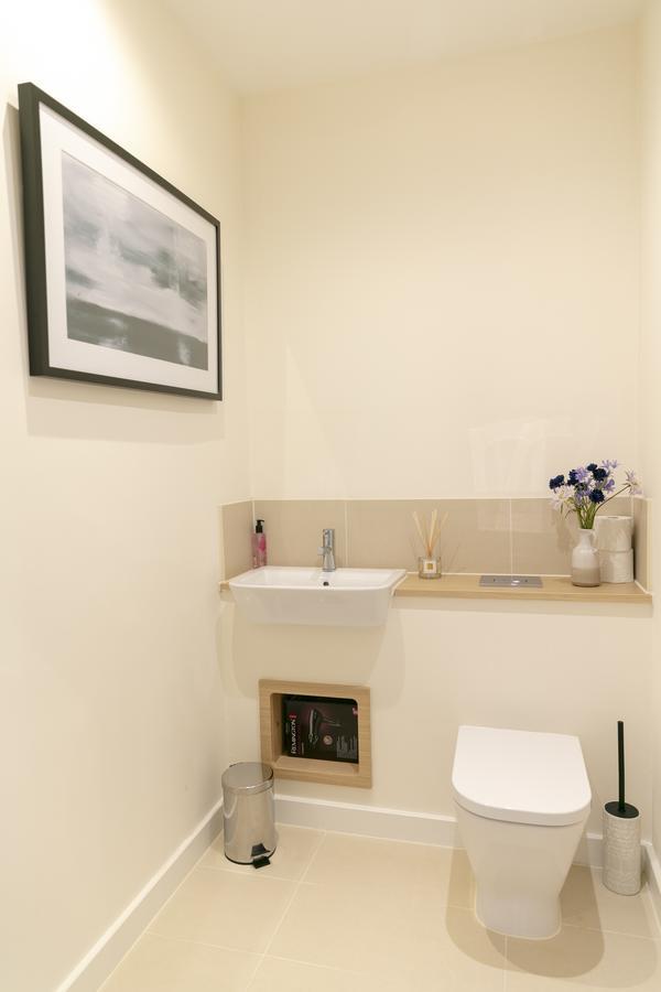 Modern & Exquisite Trumpington Townhouse With Parking & 5 Mins To Papworth Hospital CBG Exterior foto