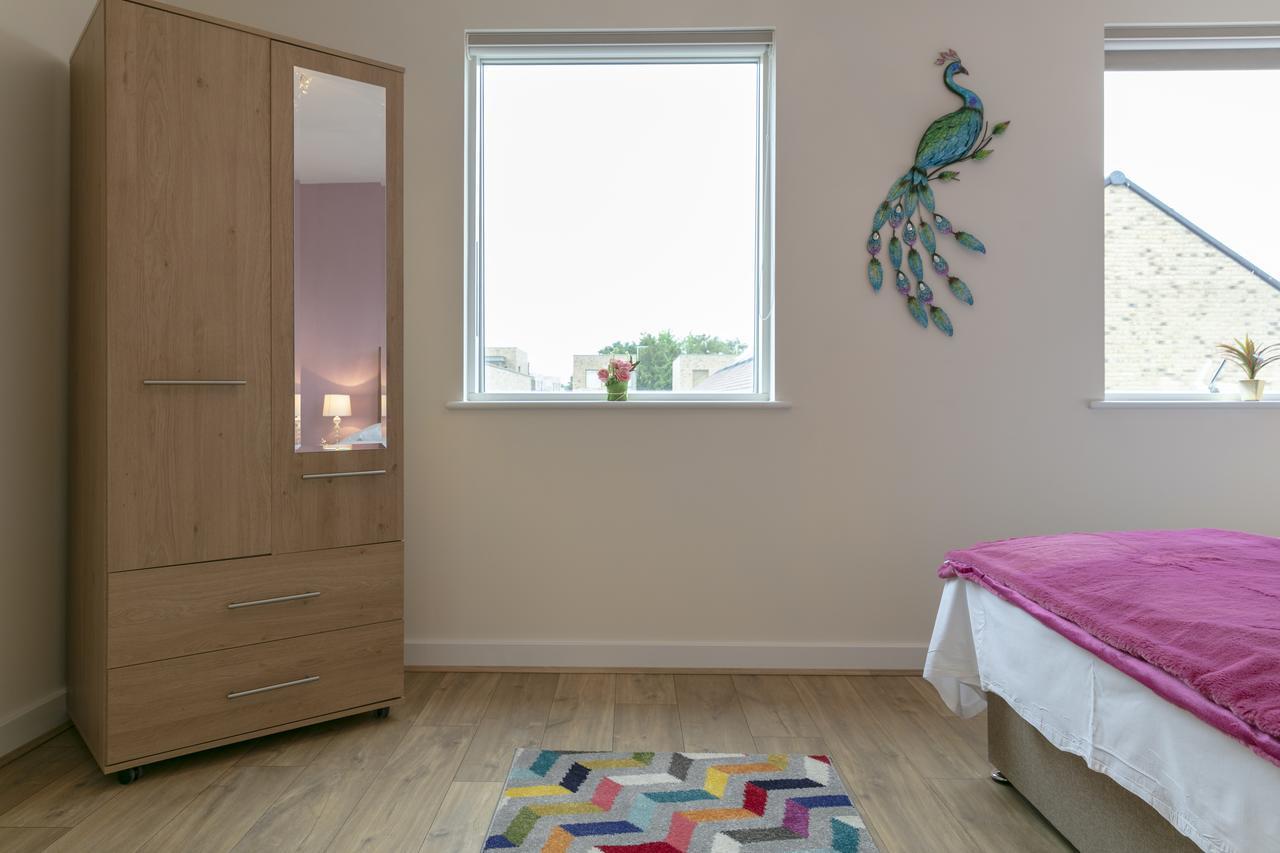 Modern & Exquisite Trumpington Townhouse With Parking & 5 Mins To Papworth Hospital CBG Exterior foto