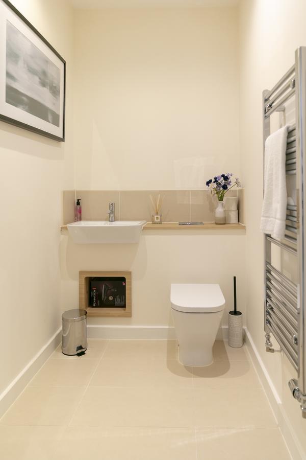Modern & Exquisite Trumpington Townhouse With Parking & 5 Mins To Papworth Hospital CBG Exterior foto