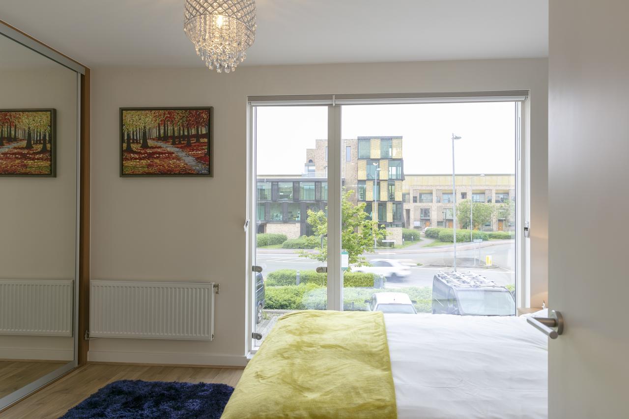 Modern & Exquisite Trumpington Townhouse With Parking & 5 Mins To Papworth Hospital CBG Exterior foto