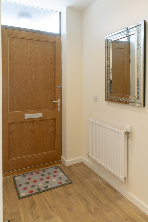 Modern & Exquisite Trumpington Townhouse With Parking & 5 Mins To Papworth Hospital CBG Exterior foto